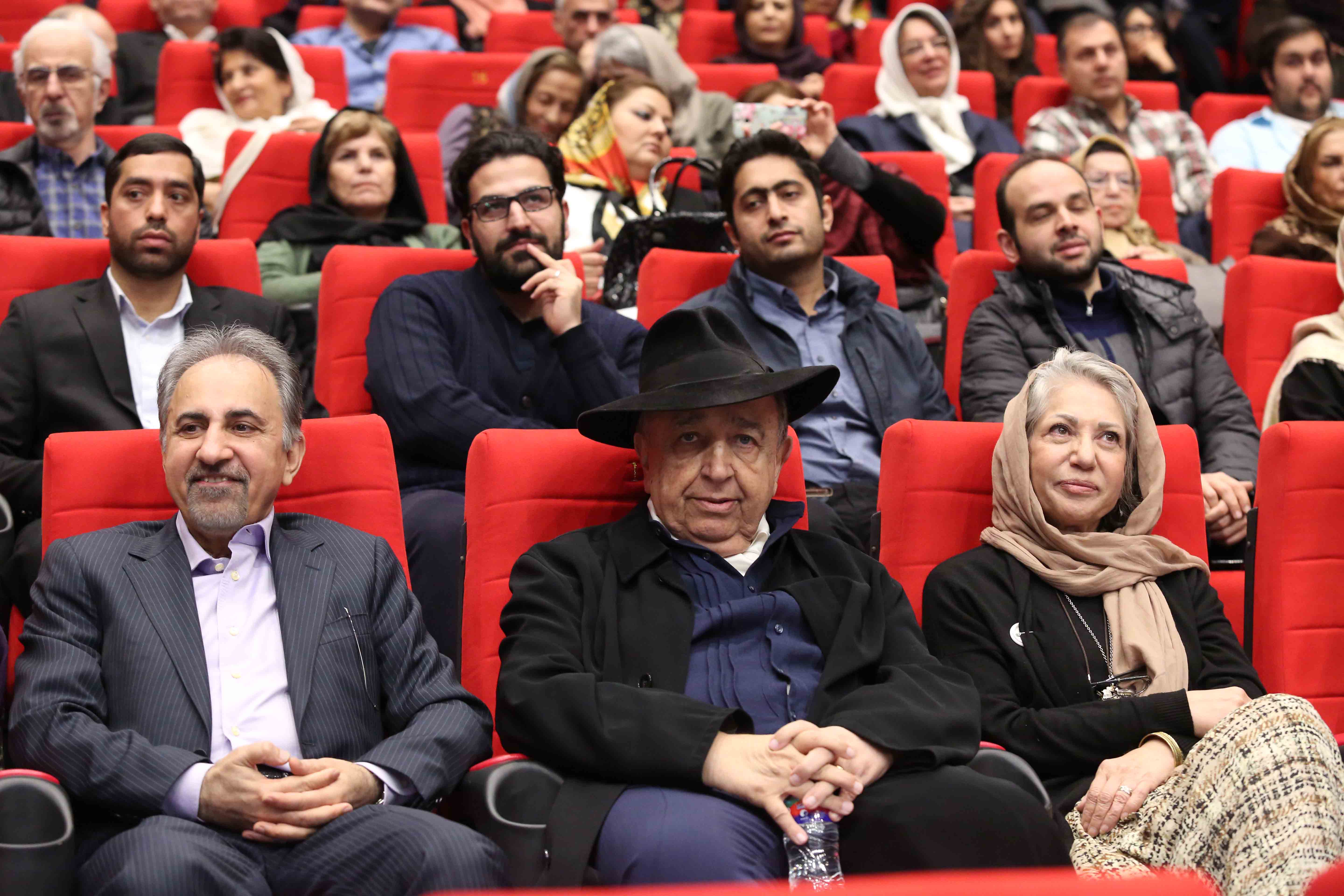 نخستین نمایش فیلم 
